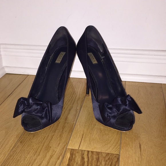 Heels - Picture 4 of 4